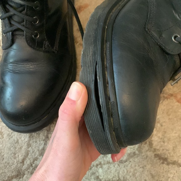 Doc Martens 1460 W WP Size 8 in Women’s - Picture 9 of 11